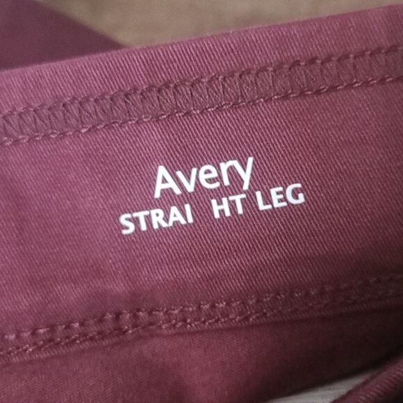 Gloria Vanderbilt Avery Straight Leg Purple Slimming Size 12 Pull On Jeans - Picture 6 of 7